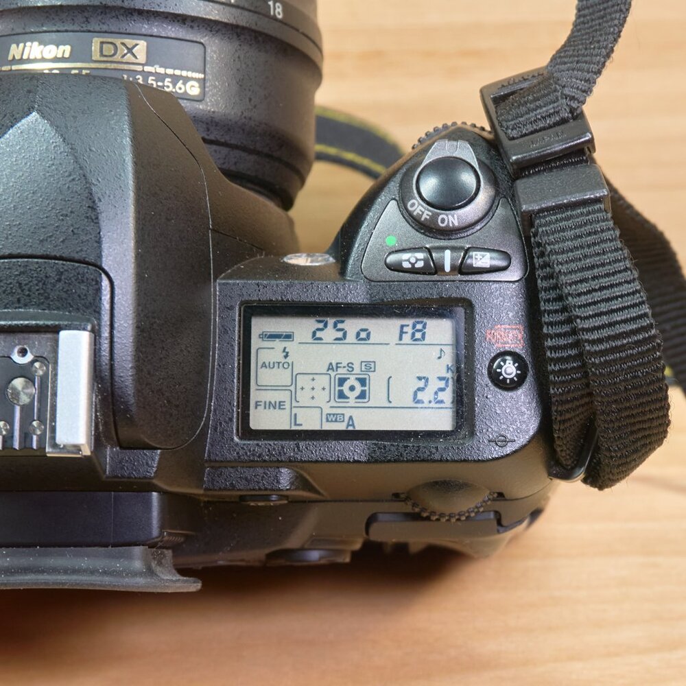 Nikon D70s 6.1MP Digital SLR Camera w/ Nikkor 18-55mm f/3.5-5.6G AF-S Lens - Picture 8 of 11